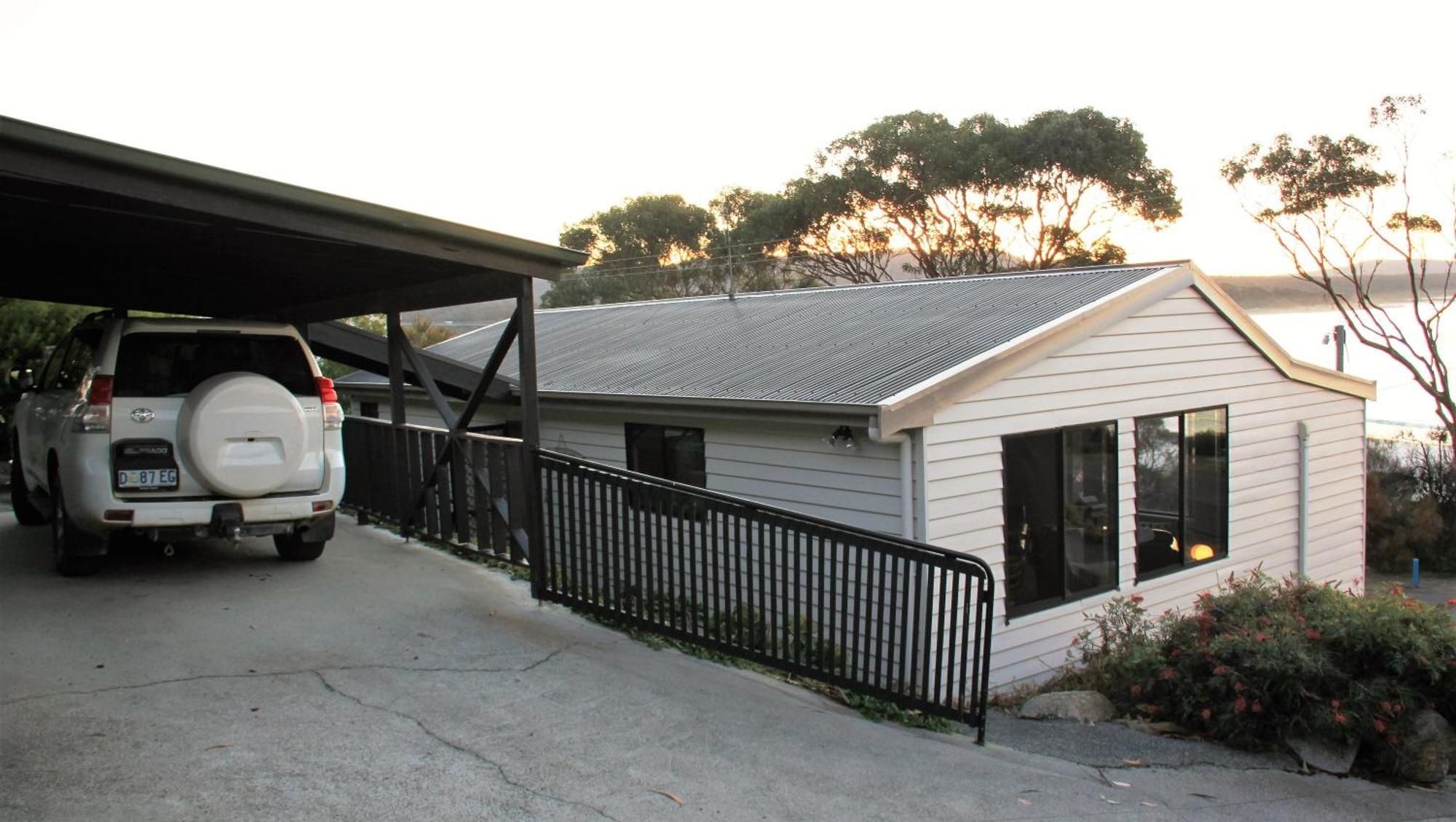 Kingfisher Cottage Beachfront At The Binalong Bay Εξωτερικό φωτογραφία
